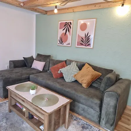 Evelyn's Place Apartment *
